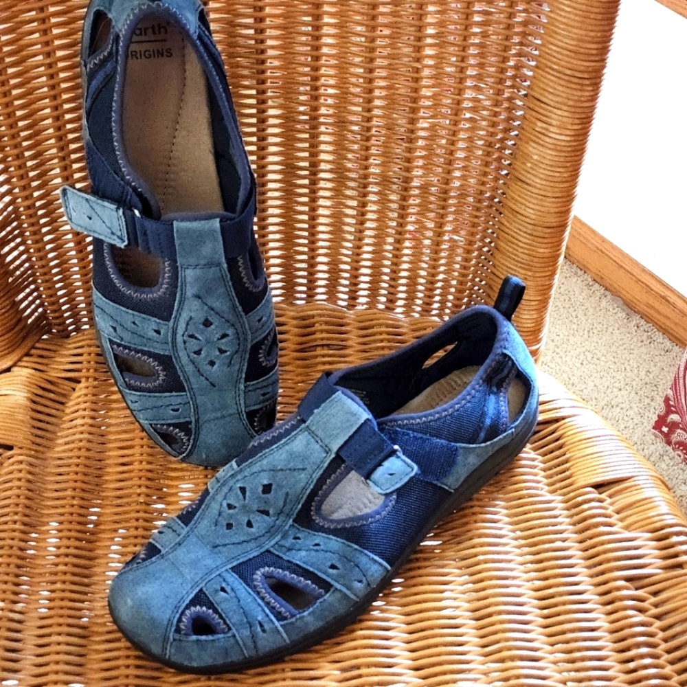 EARTH ORIGINS NEW WITHOUT TAGS SHOES